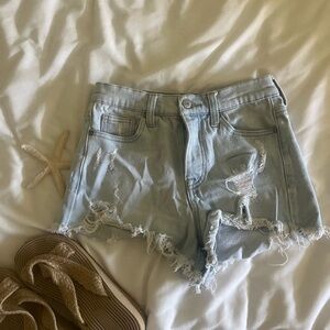 LIGHT DENIM SHORTS